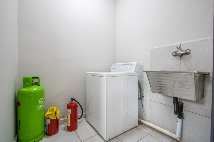 To Let 14 Bedroom Property for Rent in Die Bult North West